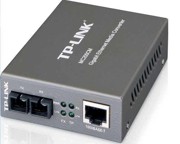 TP-Link MC200CM Gigabit Multi-Mode Media Converter Extends fiber distance up to 0.55km Complies with IEEE 802.3ab and IEEE 802.3z